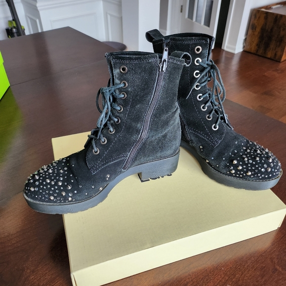 Pre loved lace up boots - Picture 3 of 5